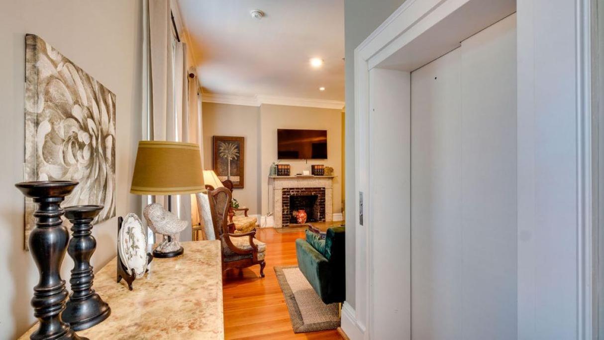 201 York #3 - Homey Downtown 2 Bedroom Steps From The River Savannah Ngoại thất bức ảnh