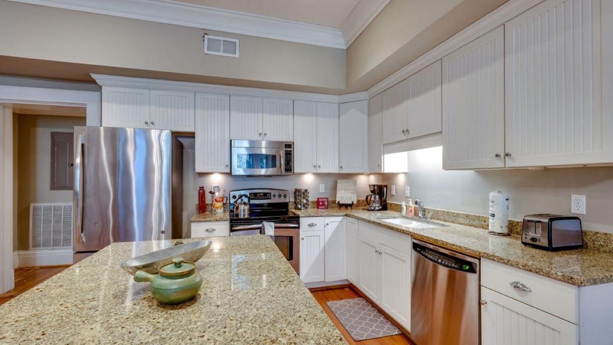 201 York #3 - Homey Downtown 2 Bedroom Steps From The River Savannah Ngoại thất bức ảnh