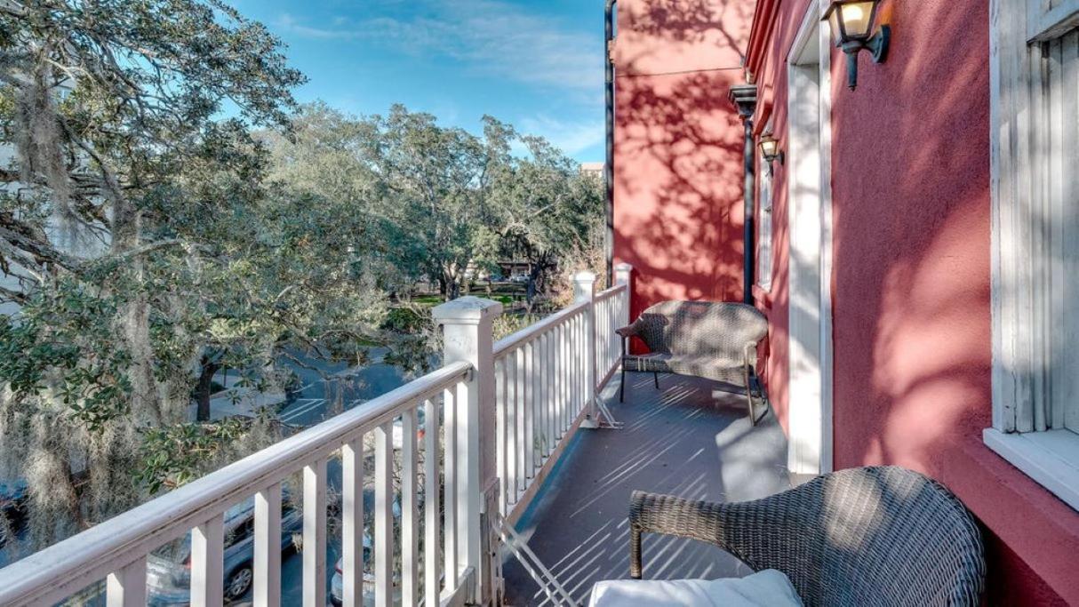 201 York #3 - Homey Downtown 2 Bedroom Steps From The River Savannah Ngoại thất bức ảnh